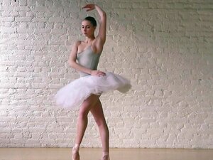 Ballet Hels porn & sex videos in high quality at RunPorn.com