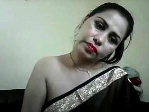 Indian In Saree - Porno @ RueNu.com