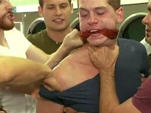 Gay Gangbang vidéos porno et clips sexy sur MeilleurPornos.com