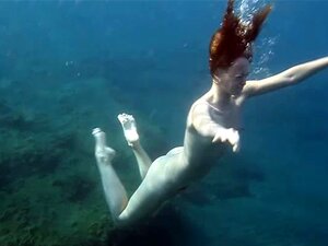 Nude In Acqua porno e video di sesso in alta qualità su AmorePorno.com