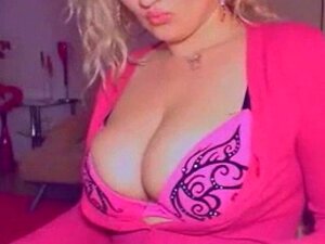 Showing my sexy brabazons on webcam