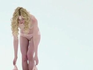 Elle Fanning