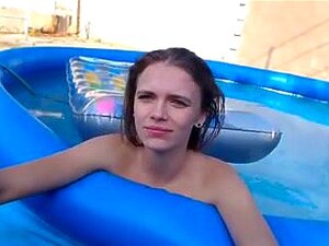 Fucking in the pool porn