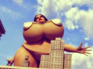 Giantess Darenzia