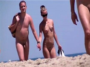 French Lola Ggg - Porno @ RueNu.com