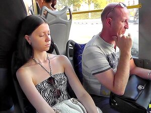 Tripote Dans Le Bus - Porno @ RueNu.com