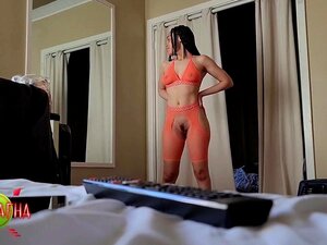 Haule - Porno @ RueNu.com