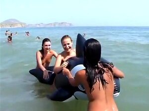 Nude In Acqua porno e video di sesso in alta qualità su AmorePorno.com