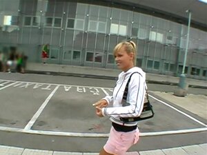 Sue Ellen - Porno @ RueNu.com