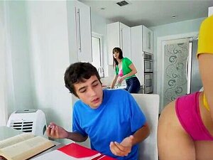 Espagnol Family - Porno @ RueNu.com