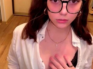 Occhiali Xxx porno e video di sesso in alta qualità su AmorePorno.com