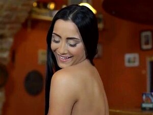 Anna Porno porno e video di sesso in alta qualità su AmorePorno.com