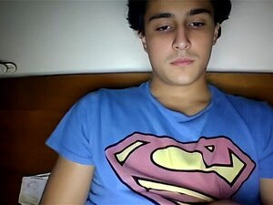 Cute Boy Gay Cam - Porno @ RueNu.com