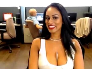 Amazing Webcam Girl Flashing At Office