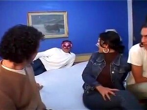 Enmascarada porno y videos de sexo en alta calidad en ElMundoPorno.com