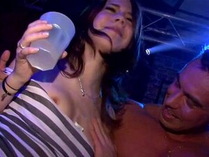 Danseuse Cabaret - Porno @ RueNu.com