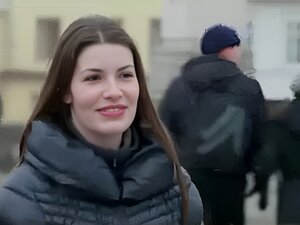 Czeszki piękności namiętnie pieprzy swojego chłopaka.